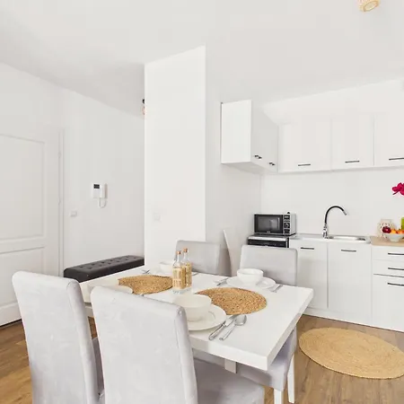 Calm & Cozy Monteverdiego By Solarento Apartment